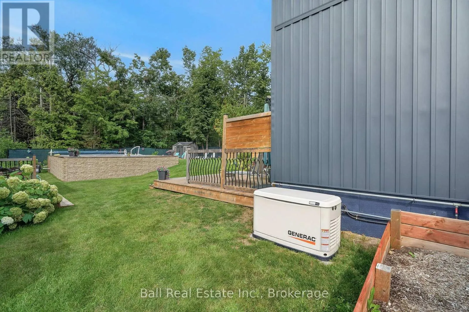 118 ECHO BAY ROAD E