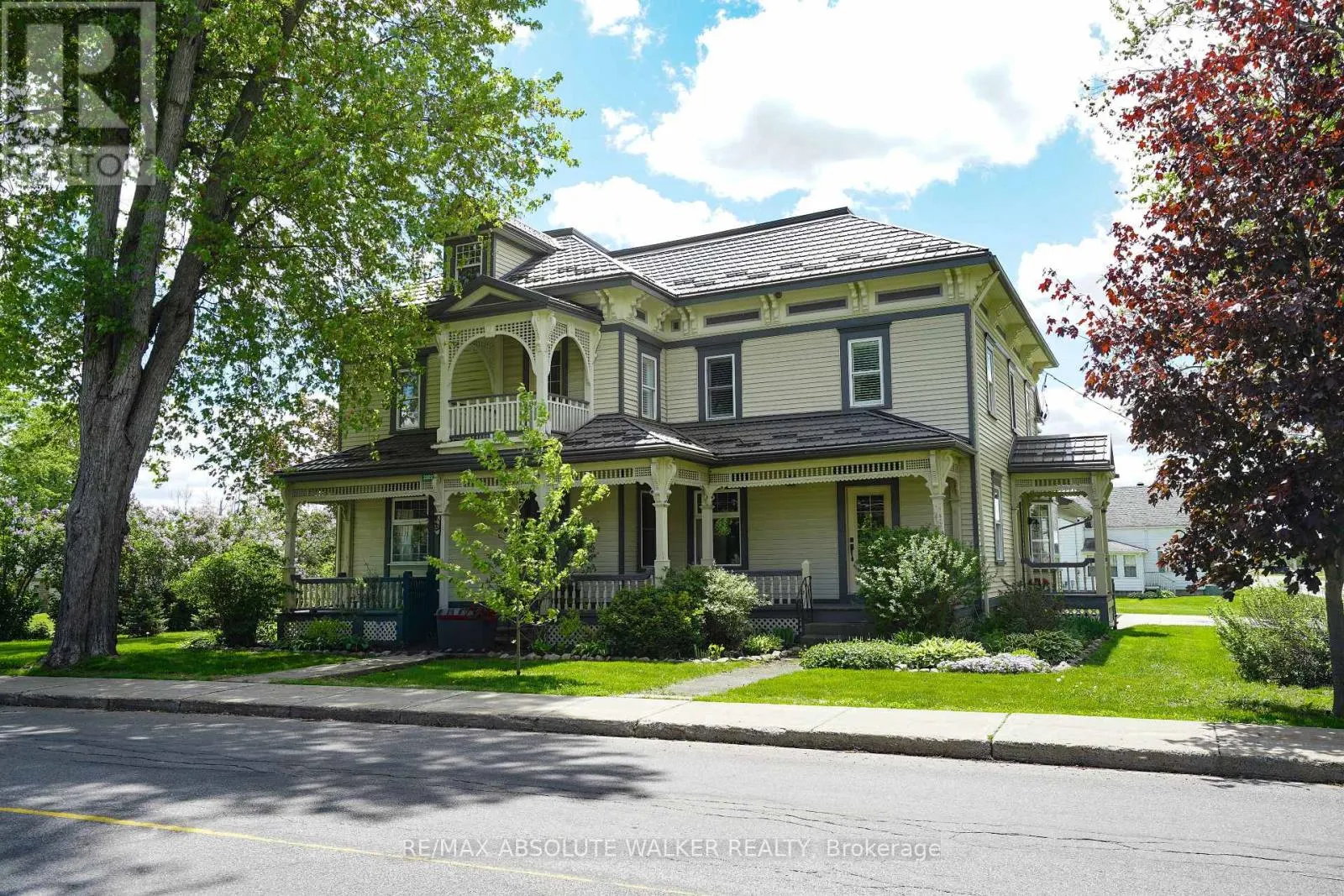 3302 MAIN STREET