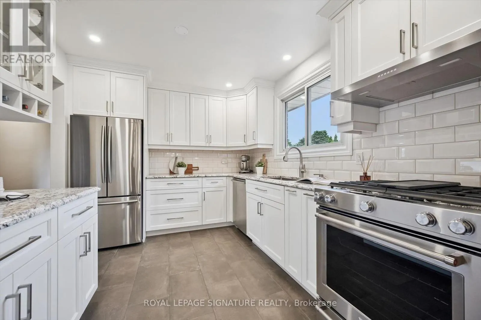 590 FERN ROAD