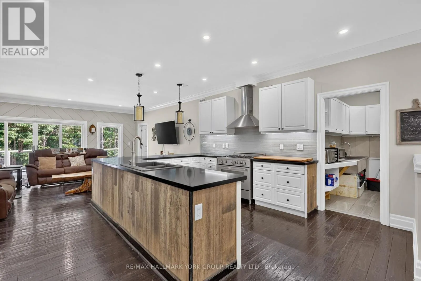 2285 SOUTHWOOD ROAD