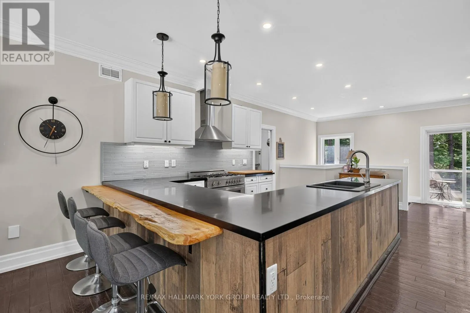 2285 SOUTHWOOD ROAD