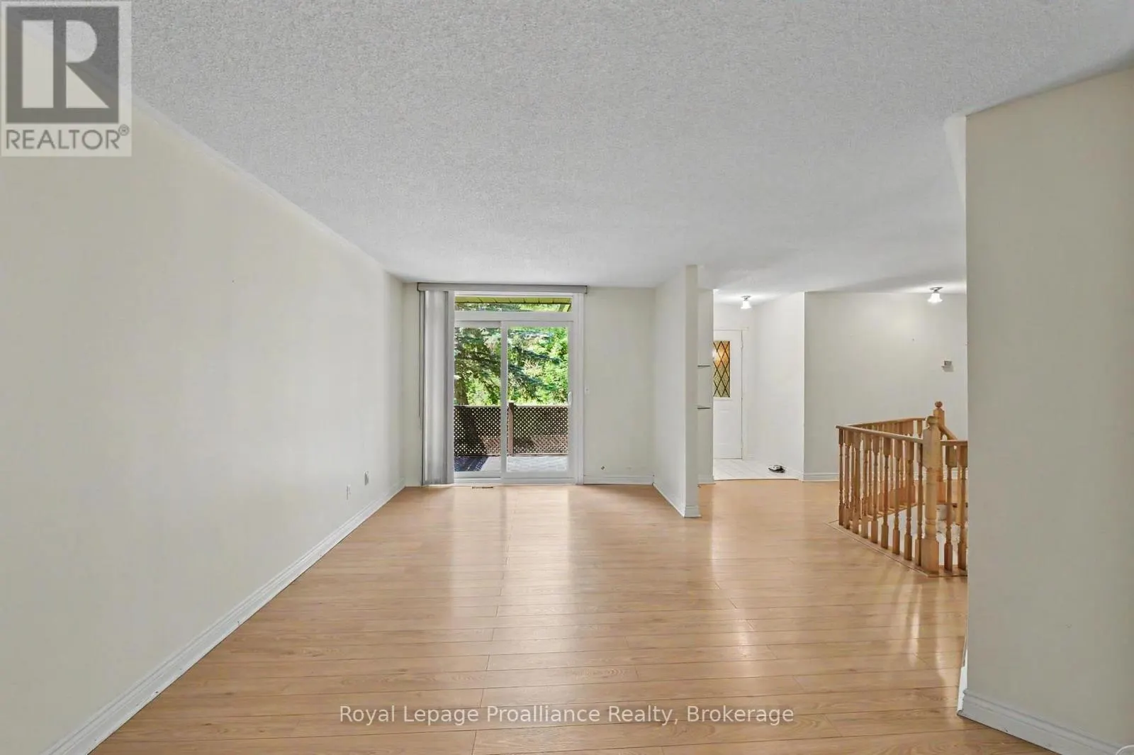201 - 245 ELGIN STREET W #201