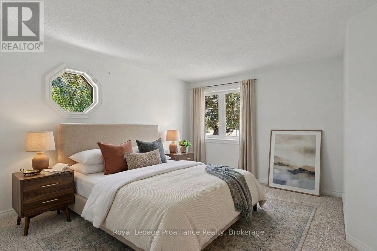 201 - 245 ELGIN STREET W #201