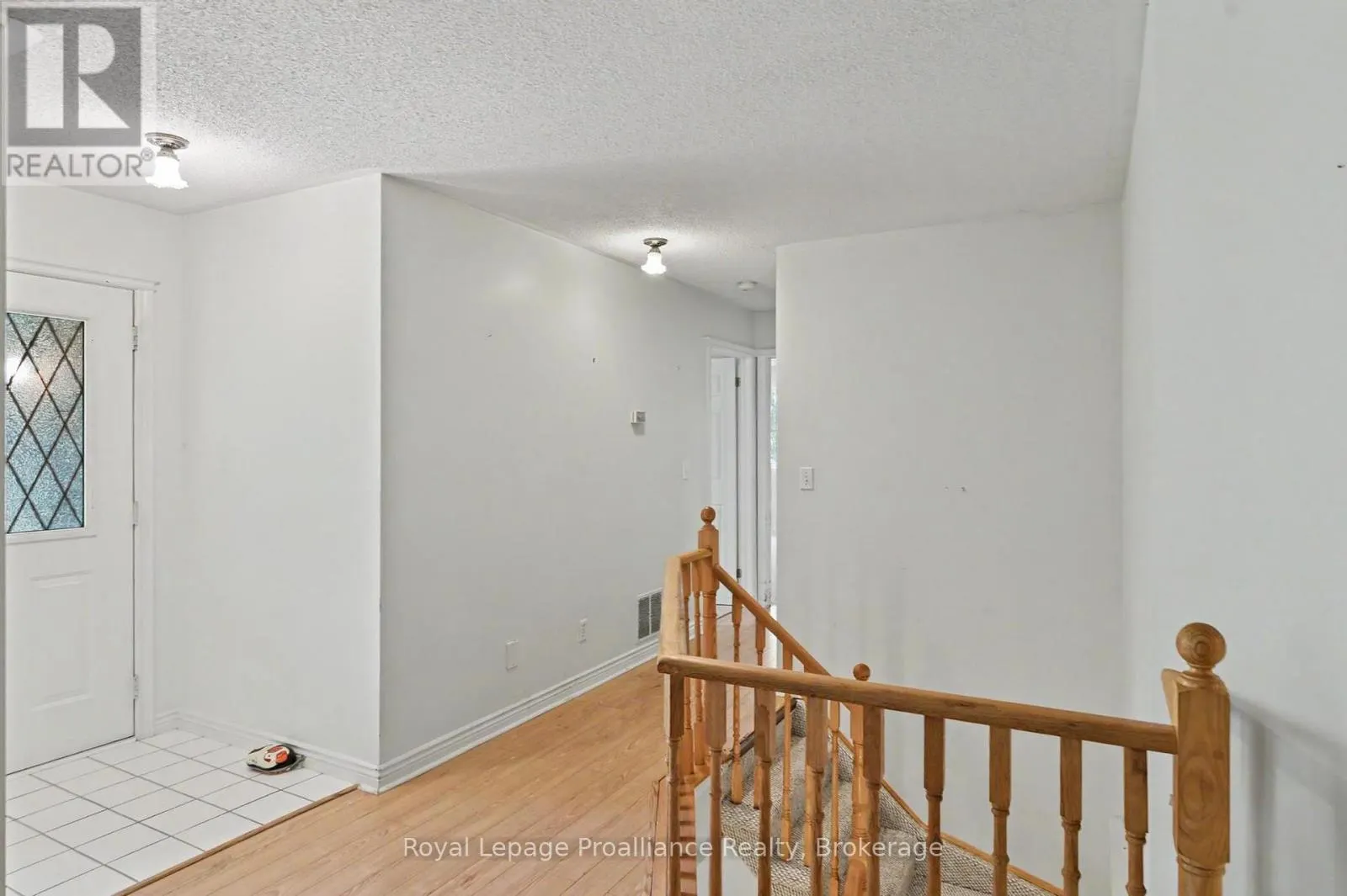 201 - 245 ELGIN STREET W #201