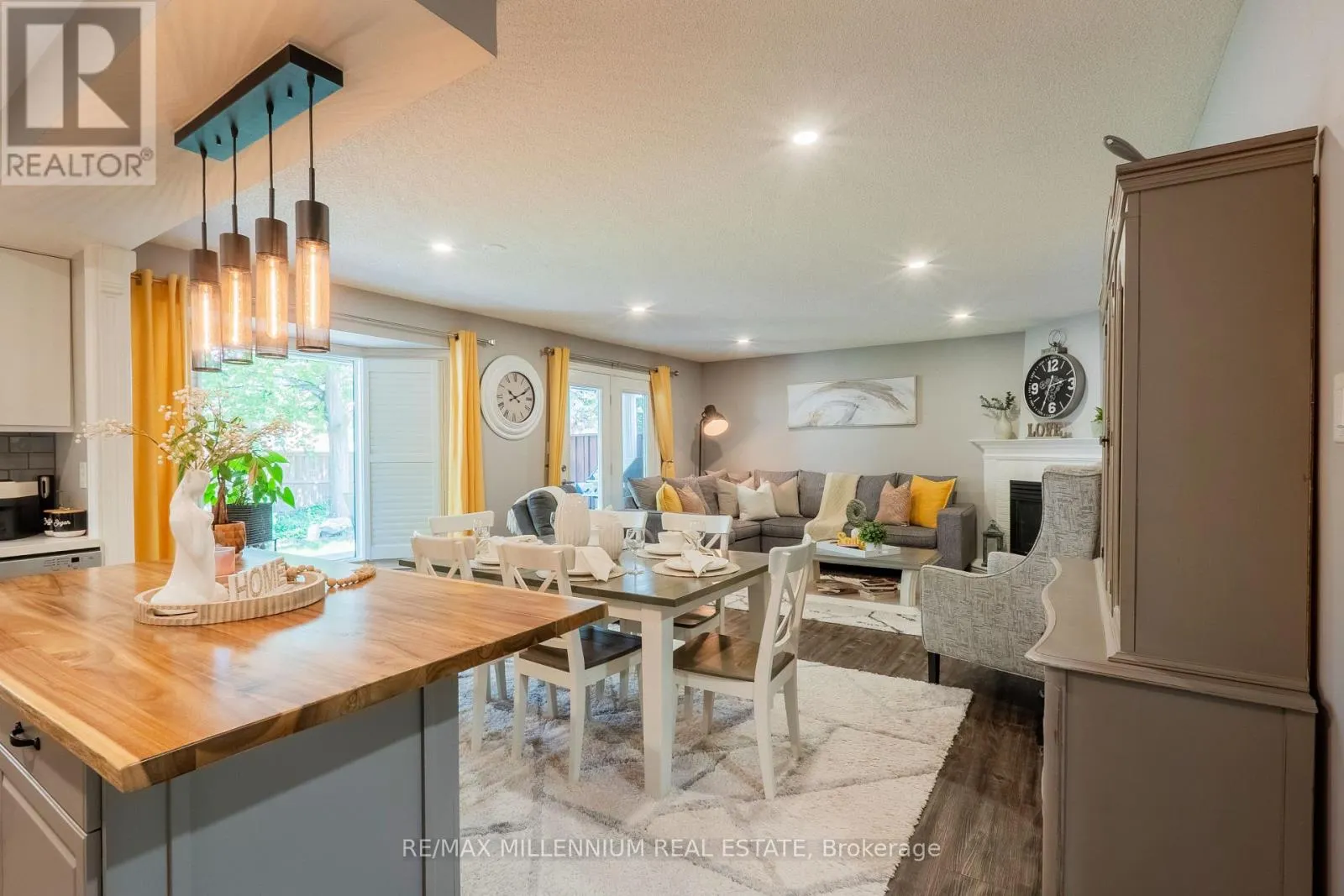 11 - 230 MEADOWBROOK DRIVE