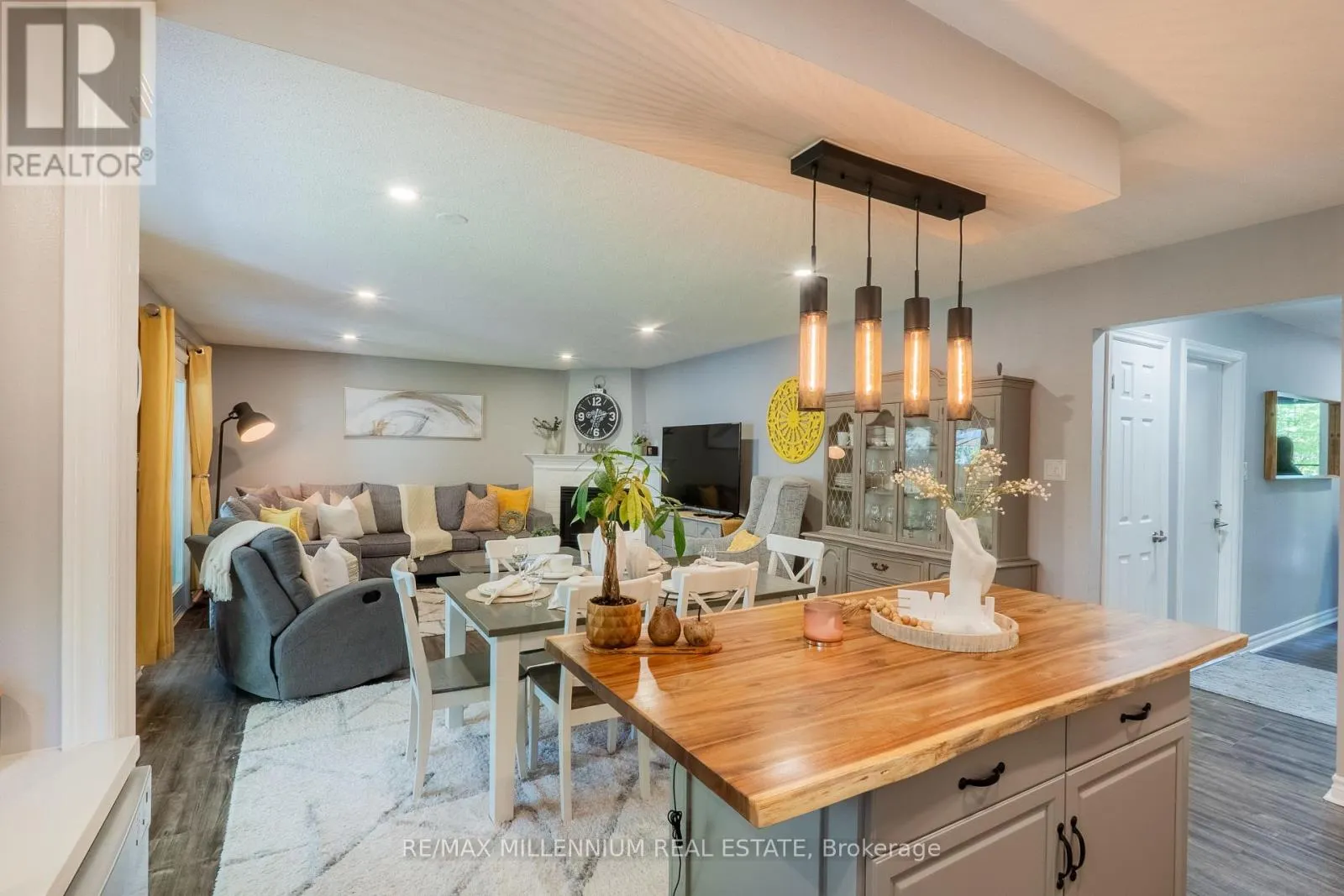 11 - 230 MEADOWBROOK DRIVE