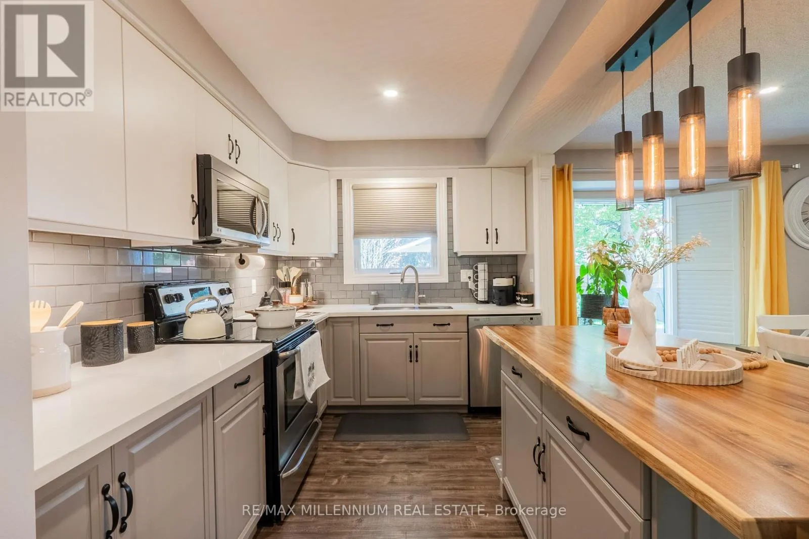 11 - 230 MEADOWBROOK DRIVE