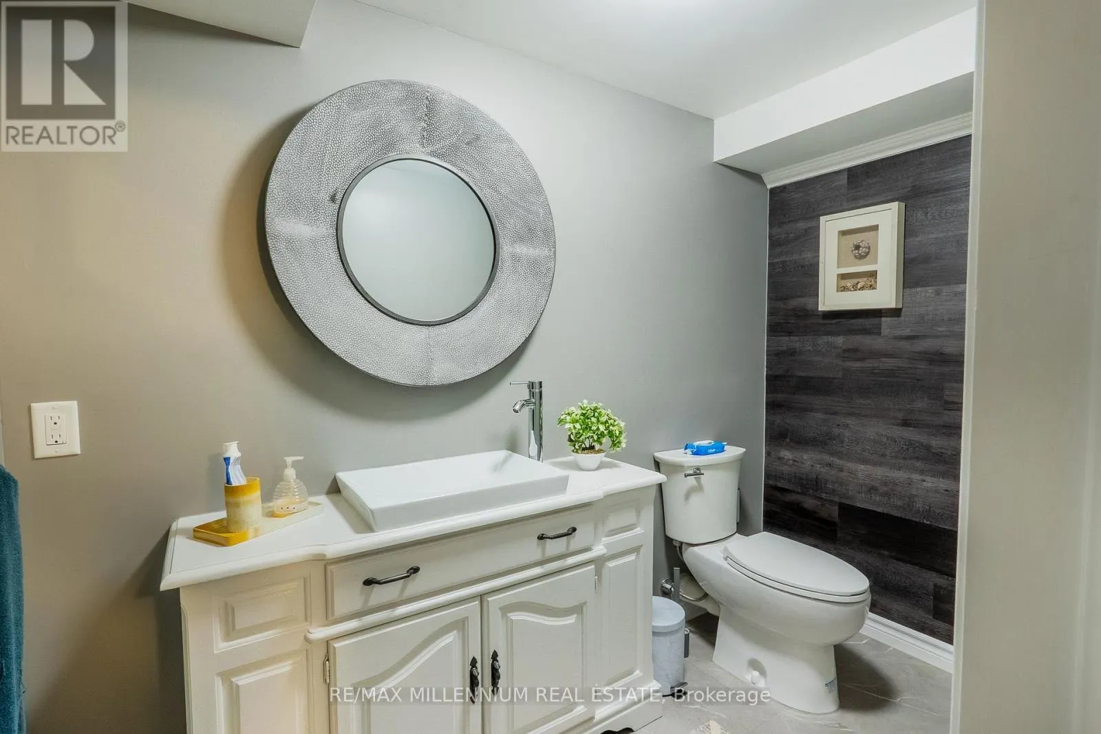 11 - 230 MEADOWBROOK DRIVE