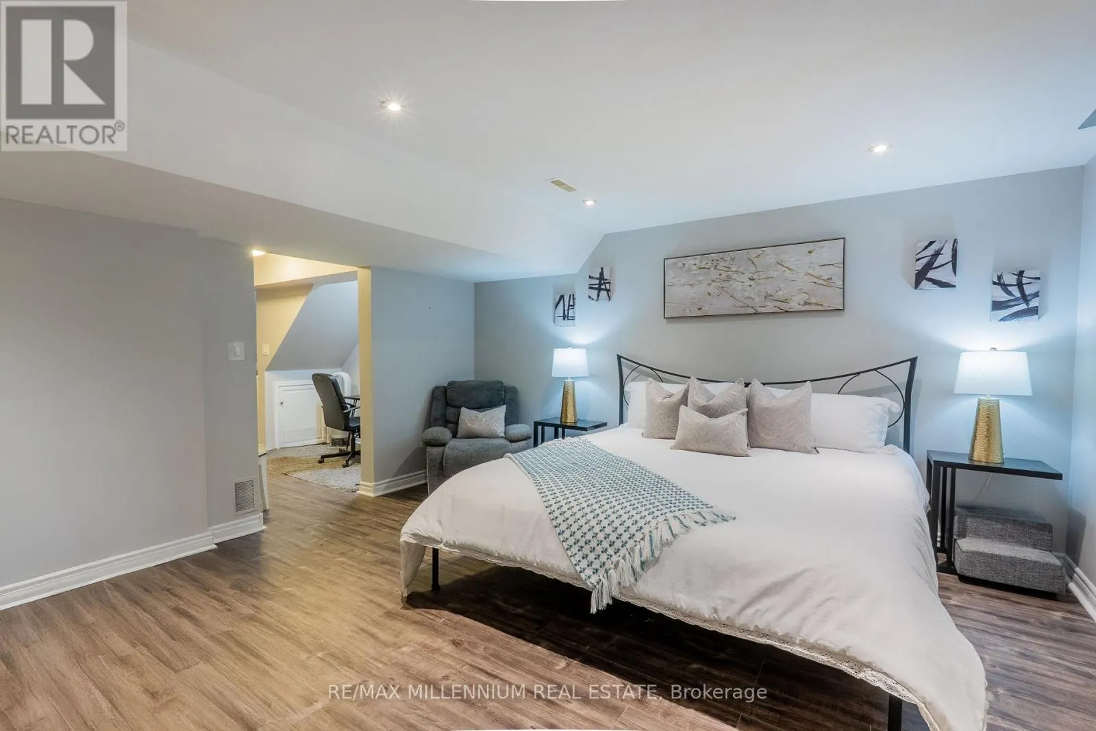 11 - 230 MEADOWBROOK DRIVE