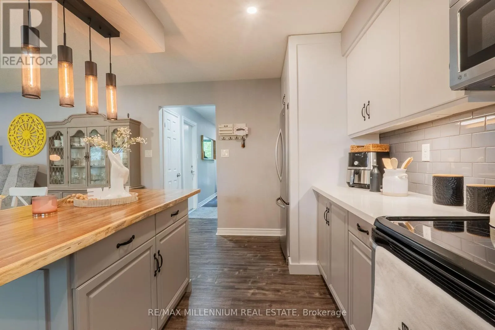 11 - 230 MEADOWBROOK DRIVE