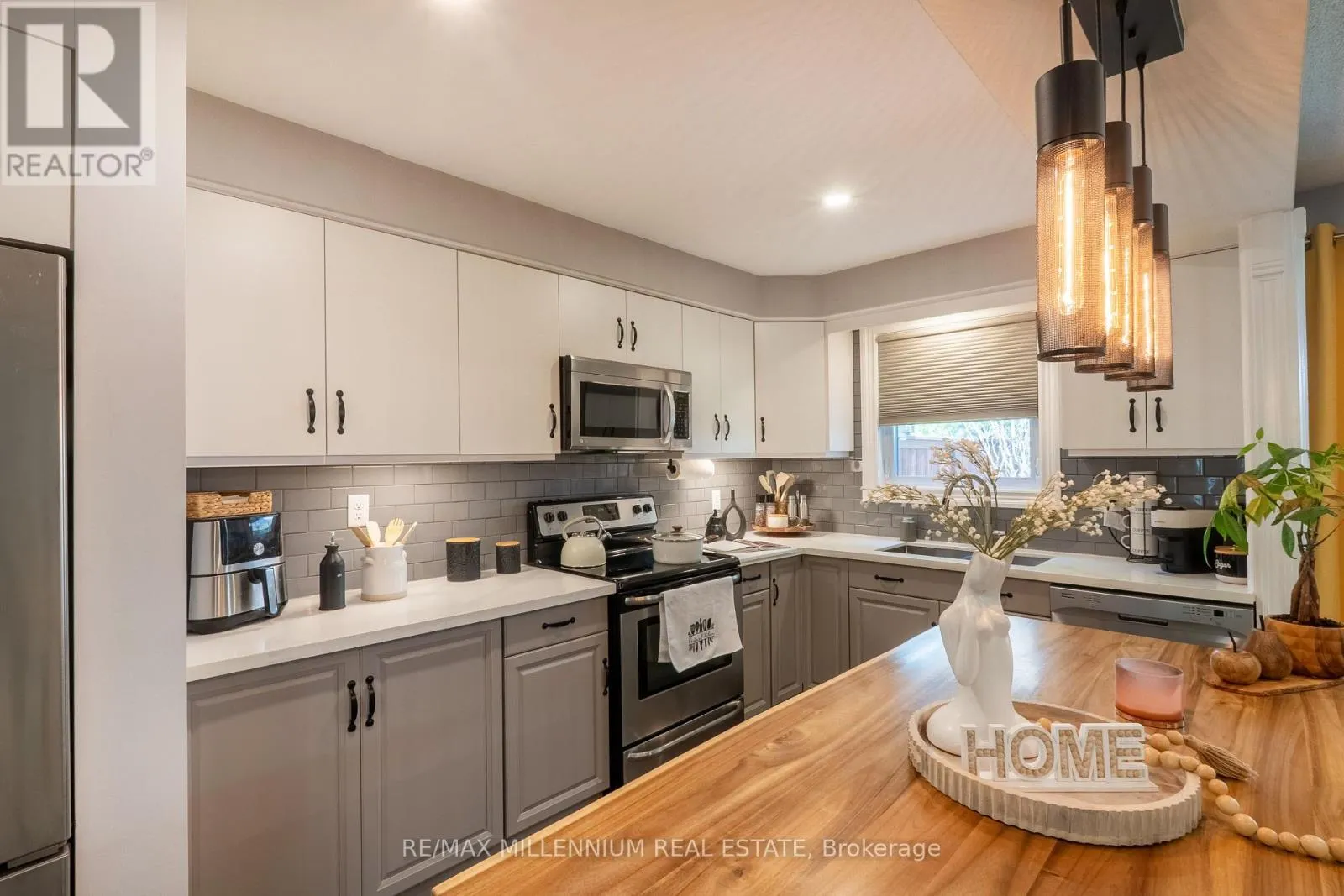 11 - 230 MEADOWBROOK DRIVE