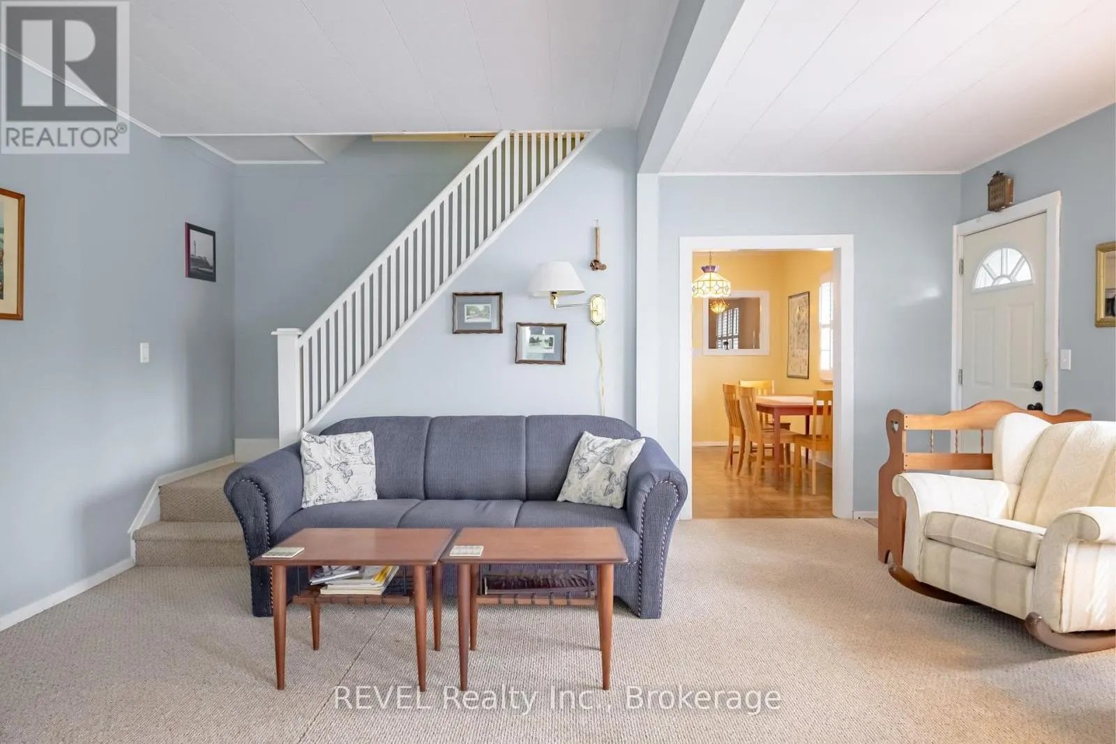 692 LAKESHORE ROAD