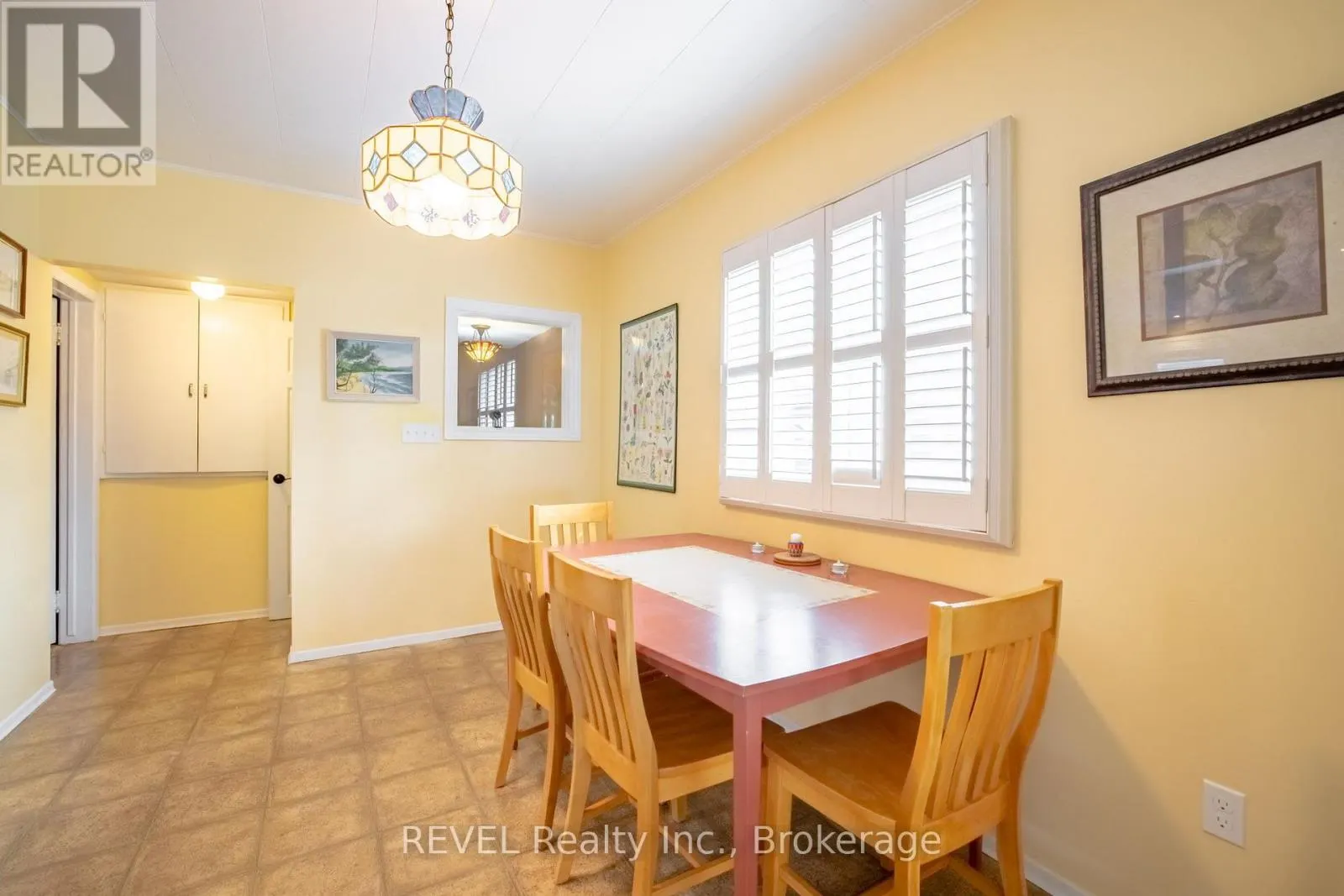 692 LAKESHORE ROAD