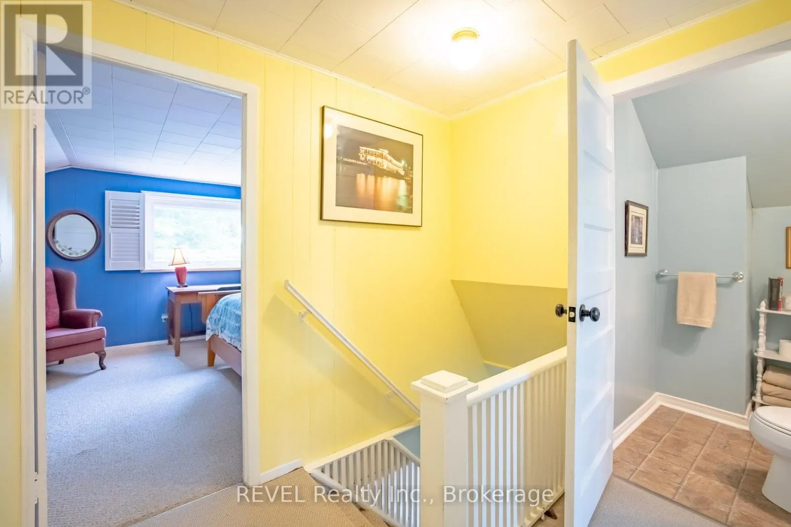 692 LAKESHORE ROAD