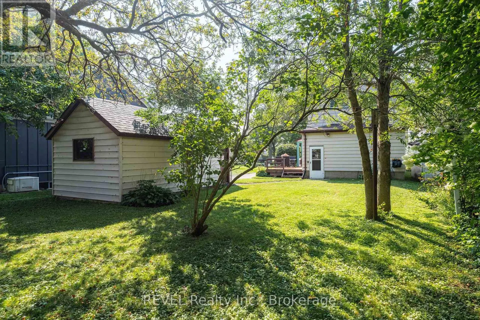 692 LAKESHORE ROAD