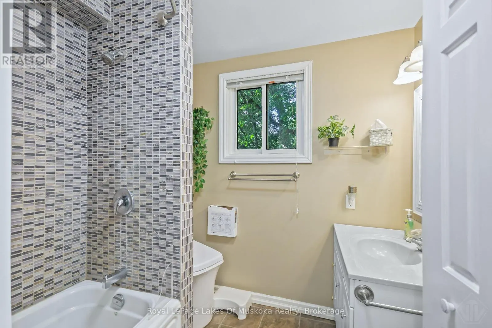 311 LAKE VERNON W/A