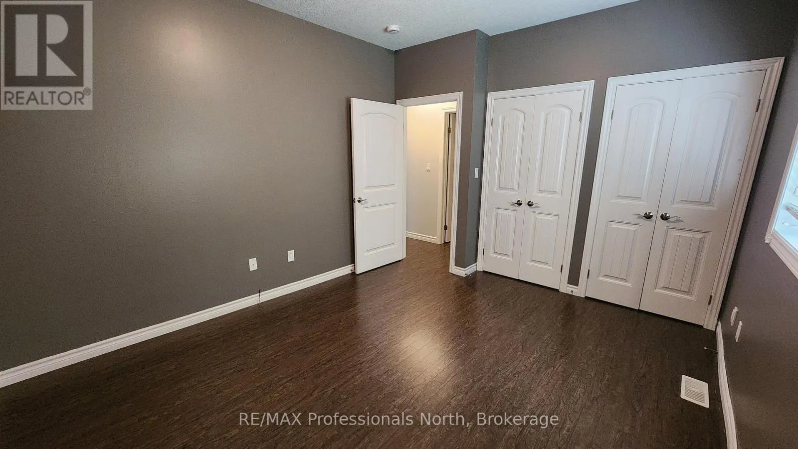 5 GREAVES AVENUE