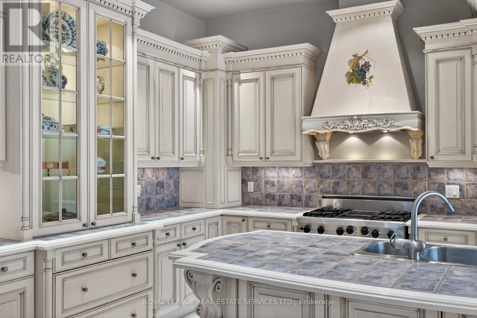 3476 VINEHAVEN TRAIL