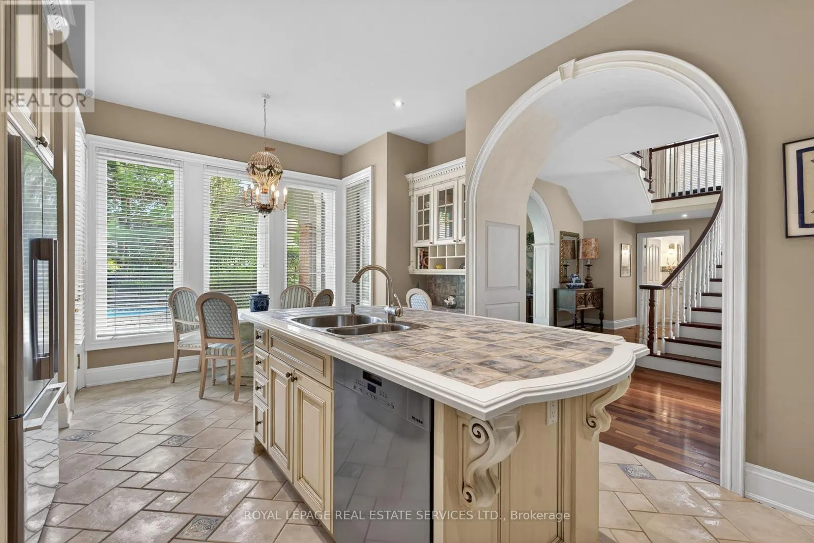 3476 VINEHAVEN TRAIL