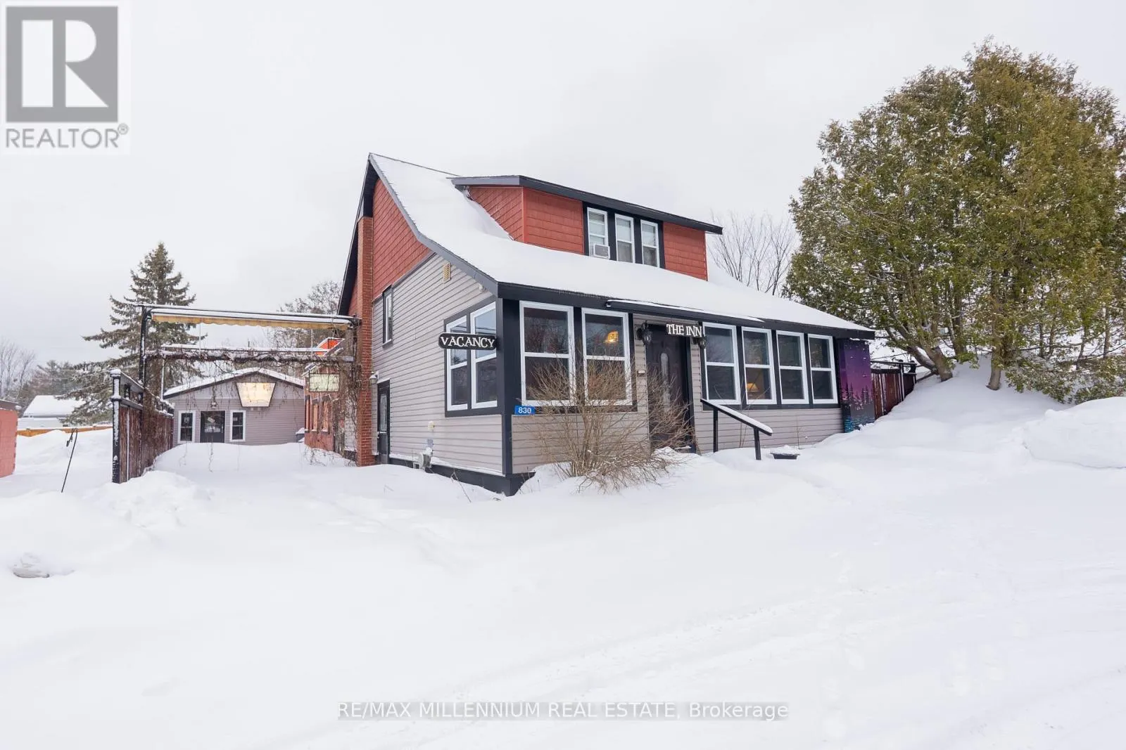 830 MUSKOKA ROAD S