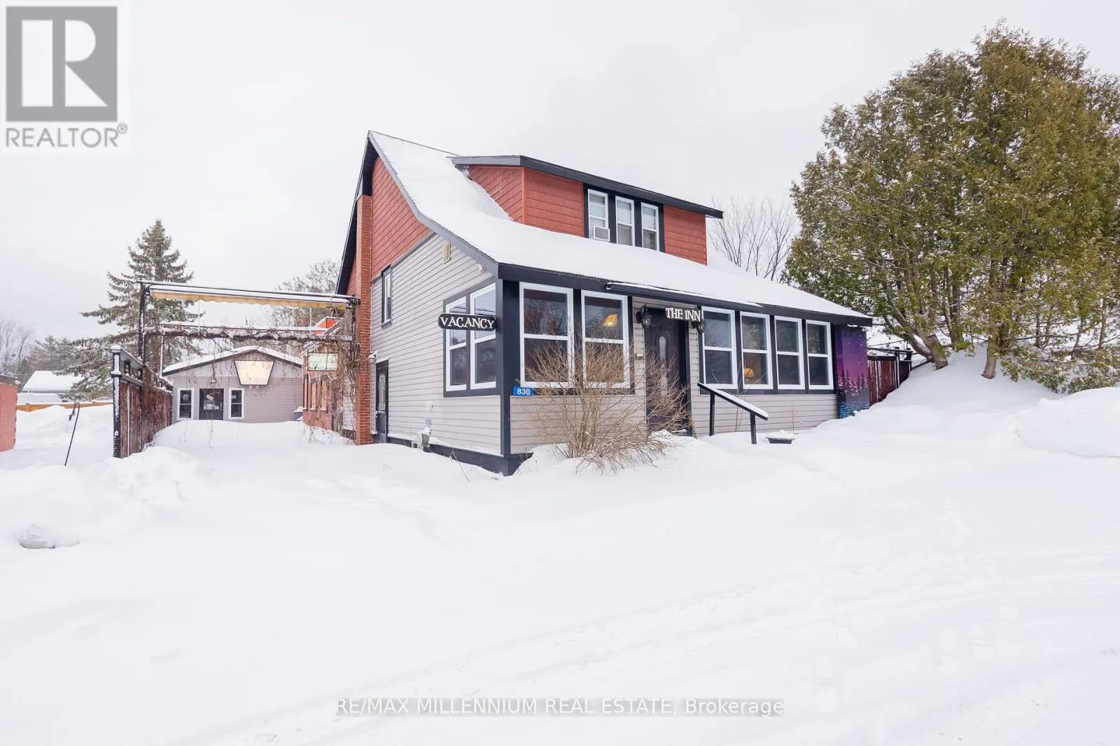 830 MUSKOKA ROAD S