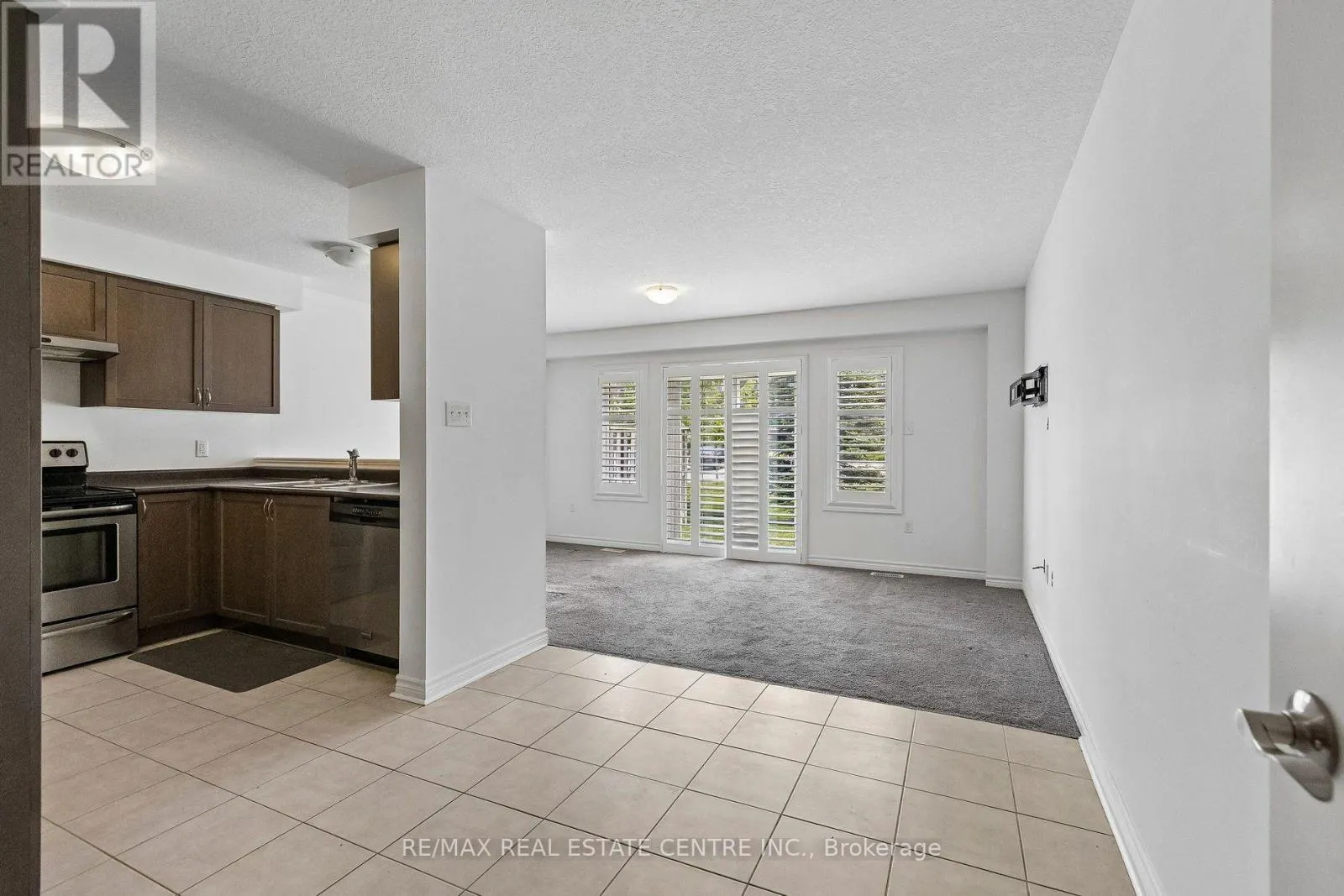30 - 30 OLDFIELD DRIVE
