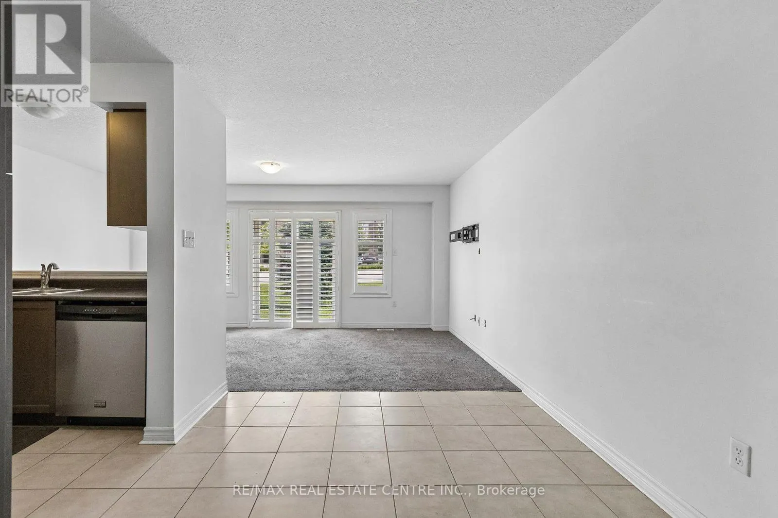 30 - 30 OLDFIELD DRIVE