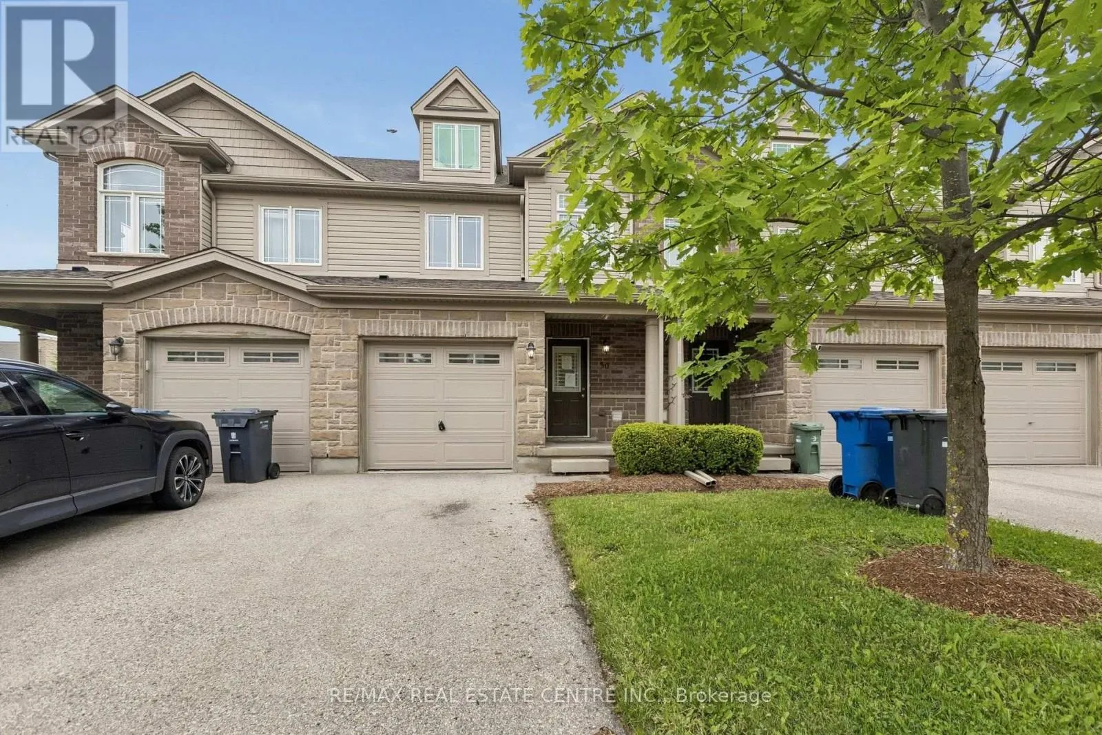 30 - 30 OLDFIELD DRIVE
