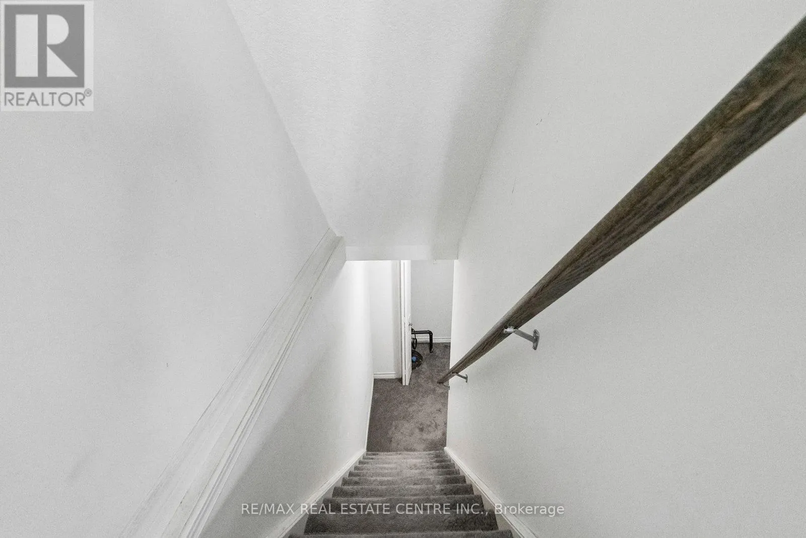 30 - 30 OLDFIELD DRIVE