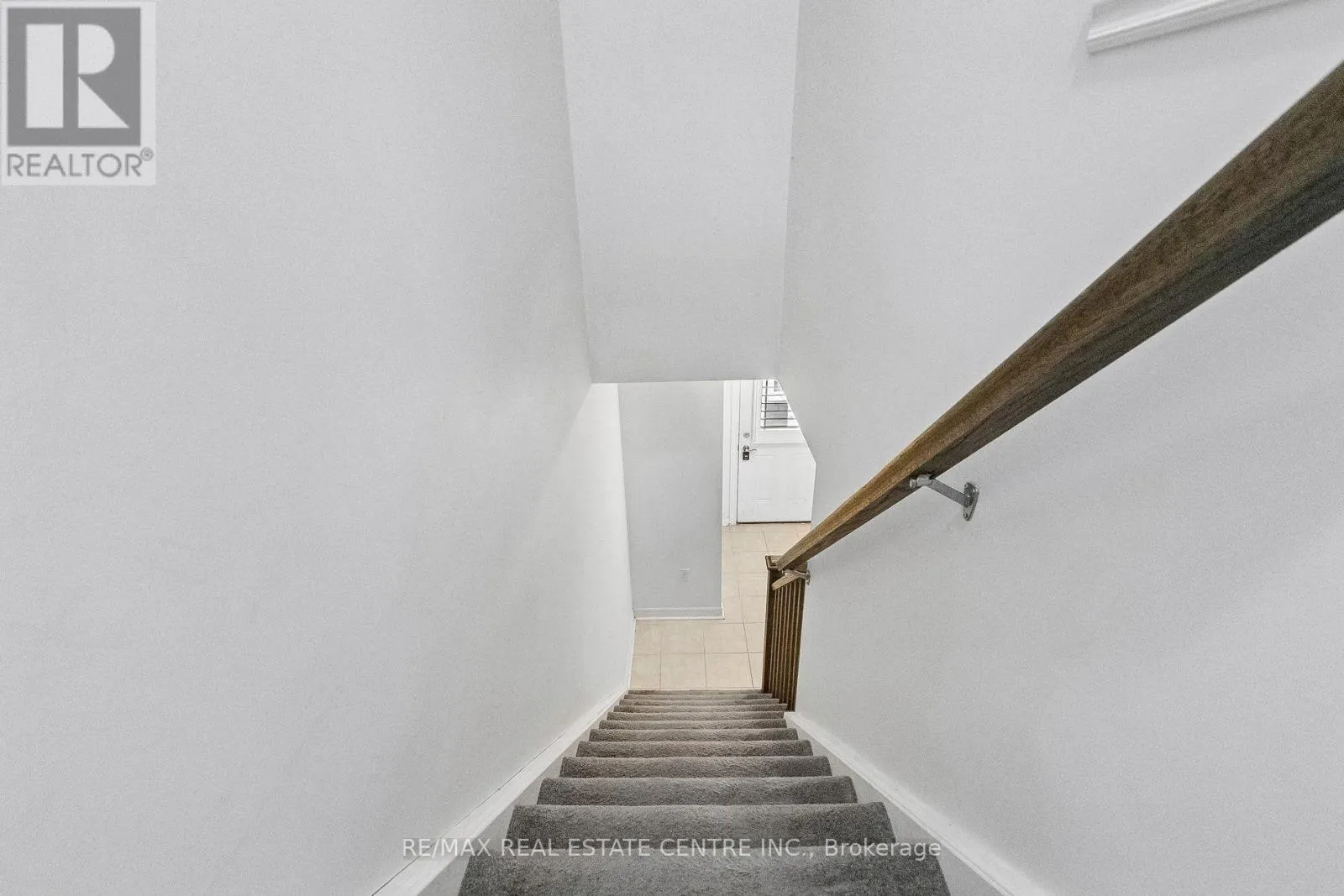 30 - 30 OLDFIELD DRIVE