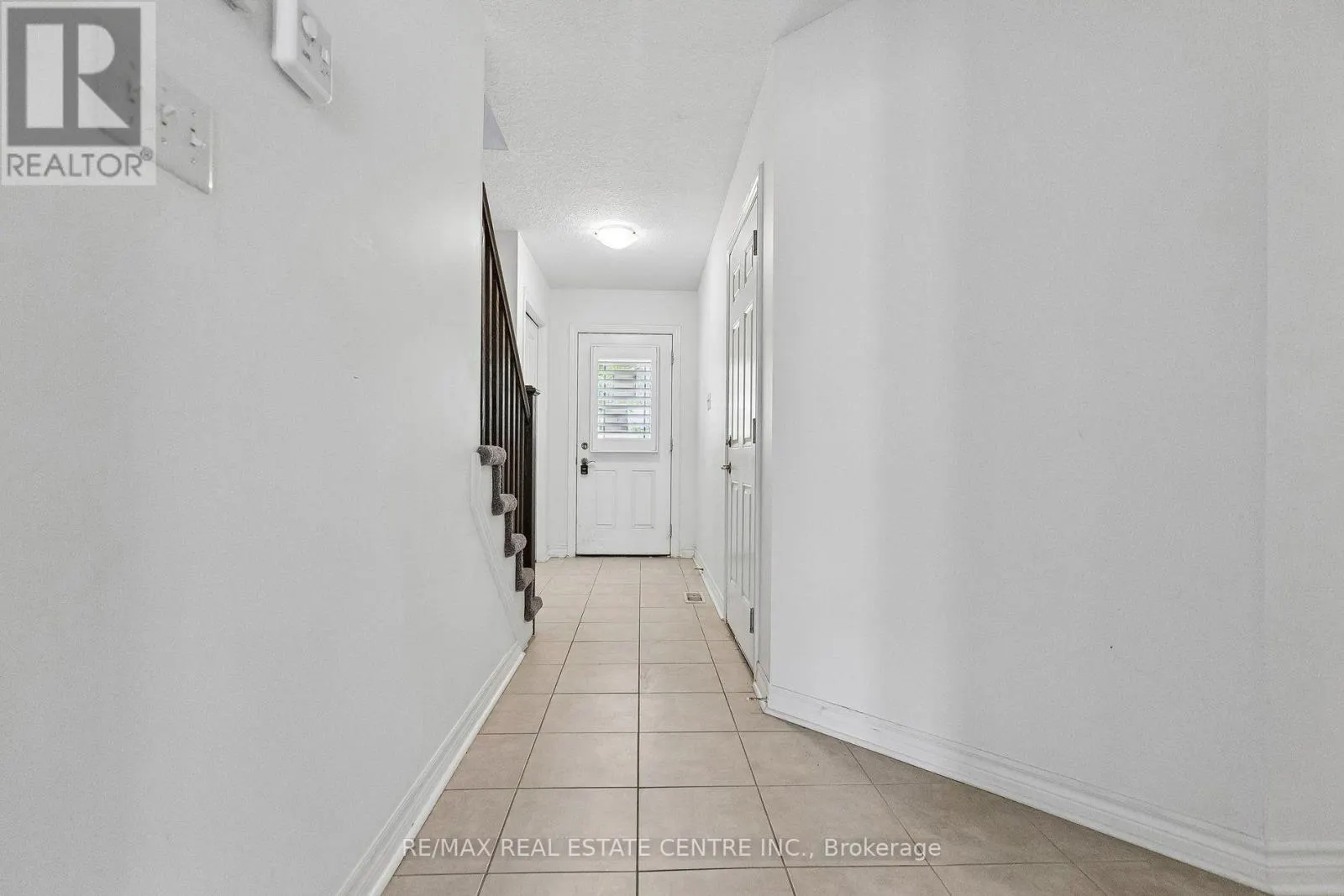 30 - 30 OLDFIELD DRIVE