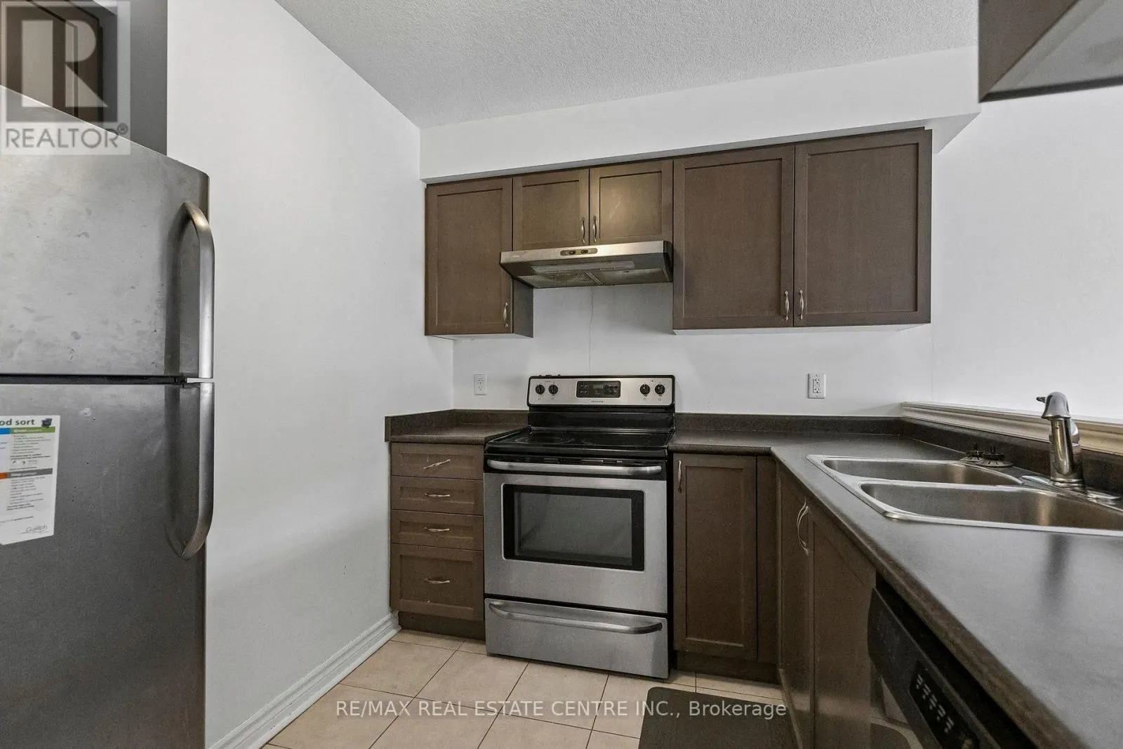 30 - 30 OLDFIELD DRIVE
