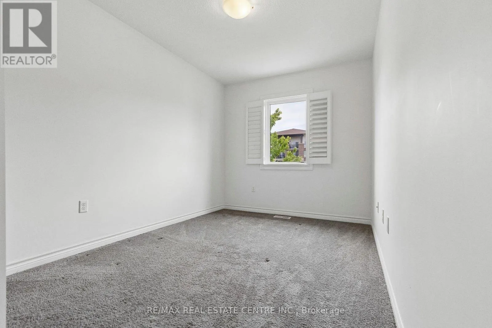 30 - 30 OLDFIELD DRIVE