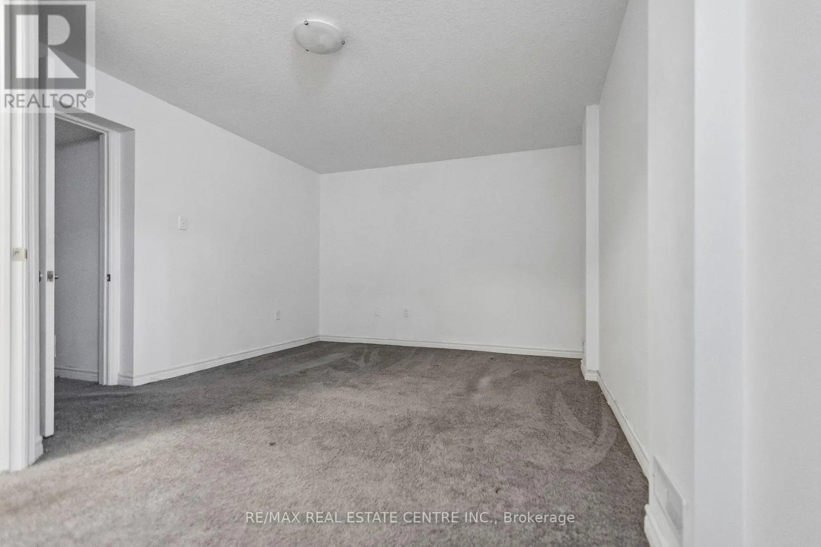 30 - 30 OLDFIELD DRIVE