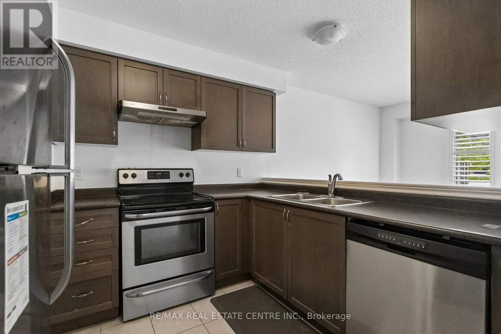 30 - 30 OLDFIELD DRIVE