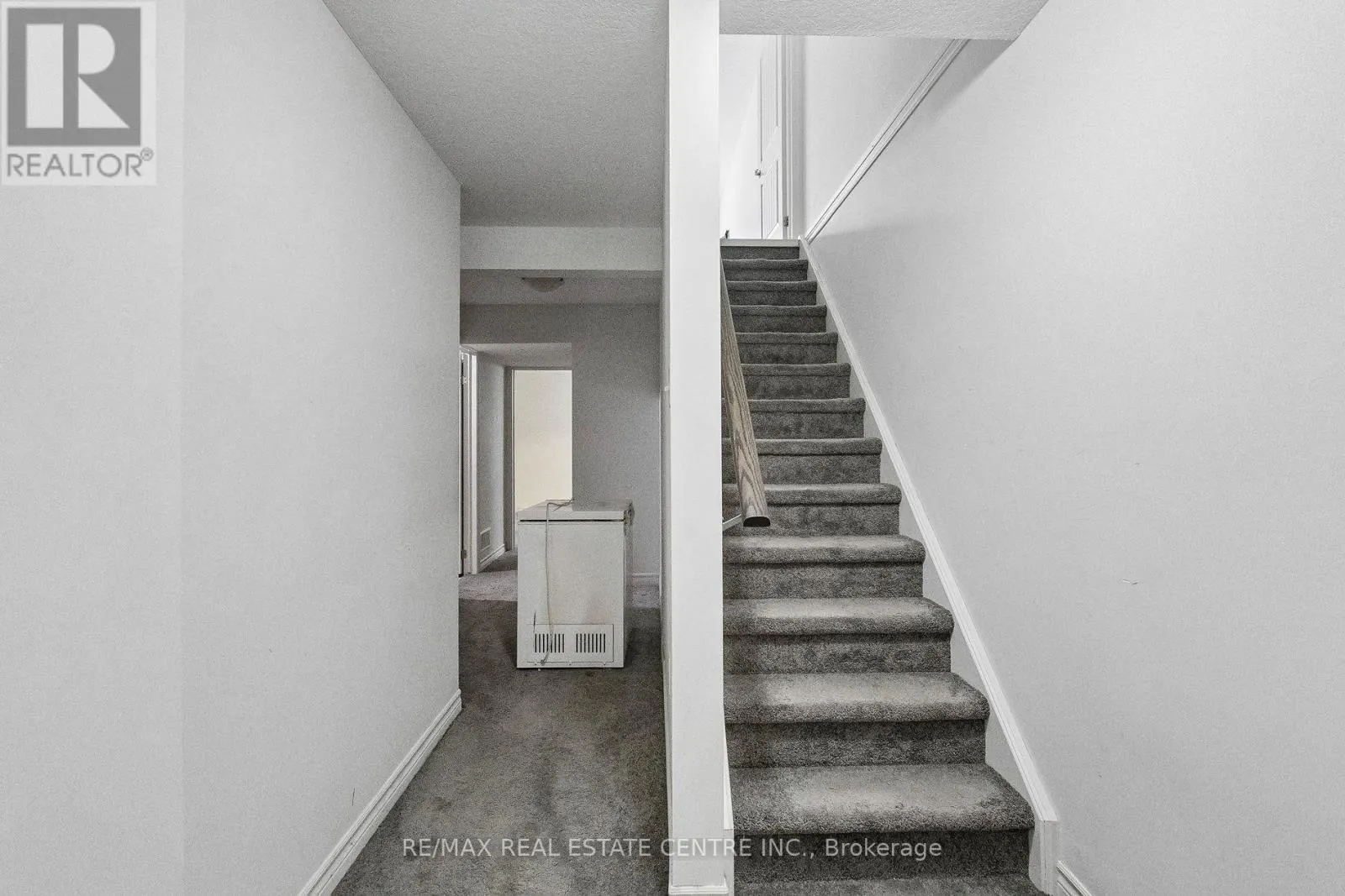 30 - 30 OLDFIELD DRIVE