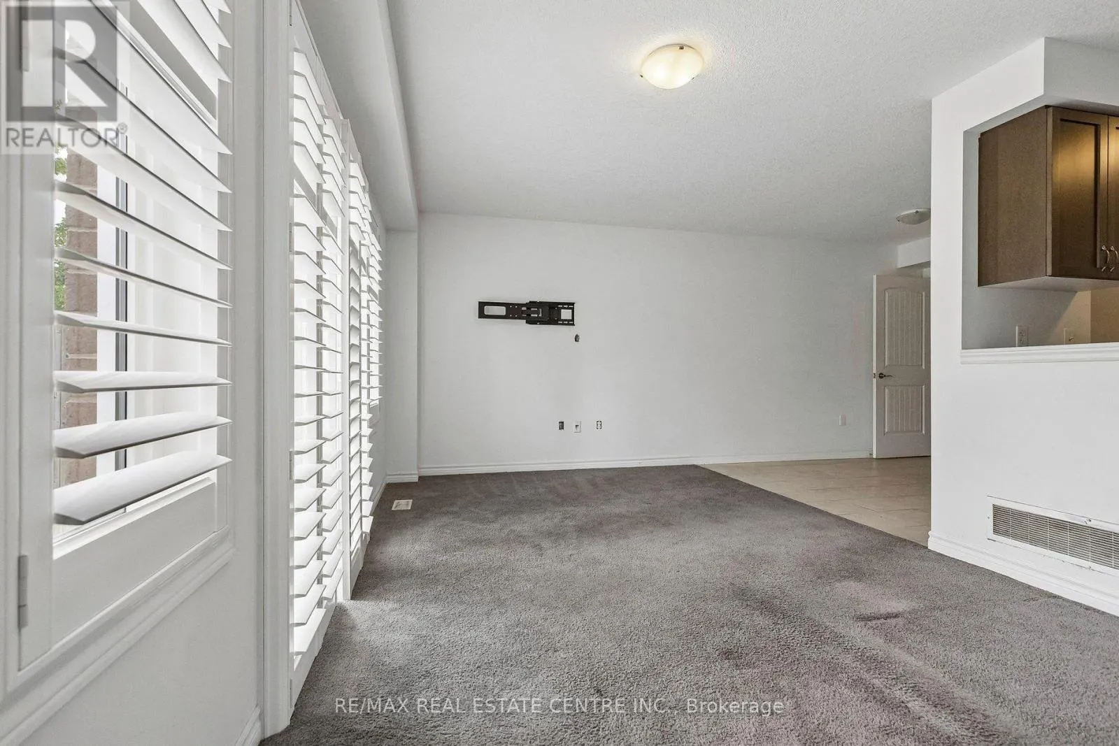 30 - 30 OLDFIELD DRIVE