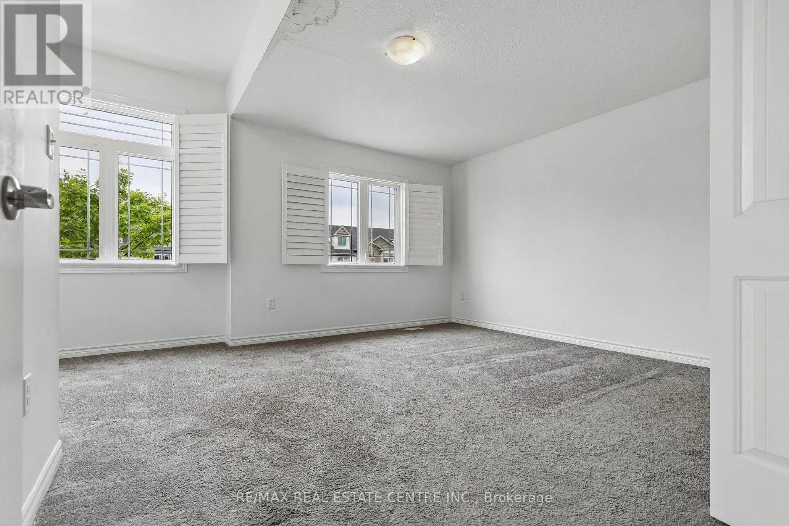 30 - 30 OLDFIELD DRIVE