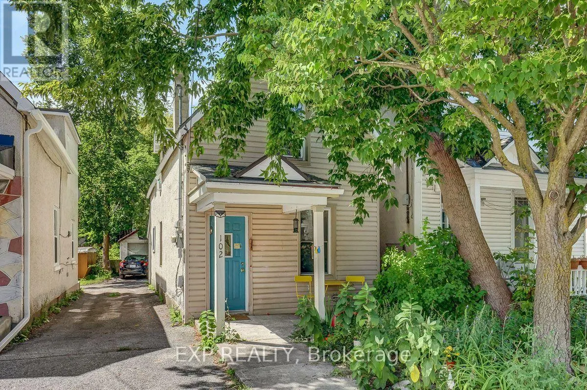 102 LEBRETON STREET N