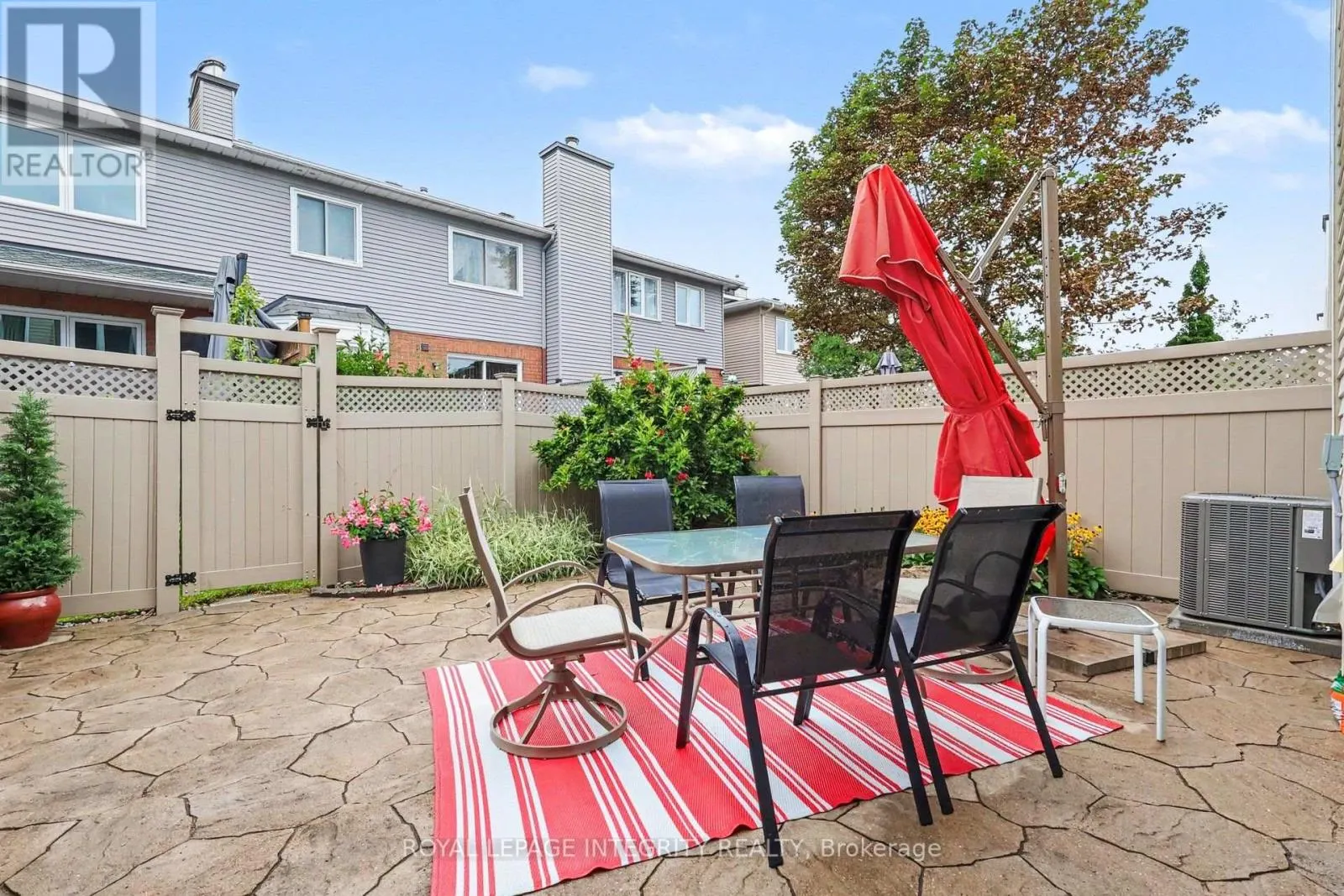 16 STREAMWOOD LANE