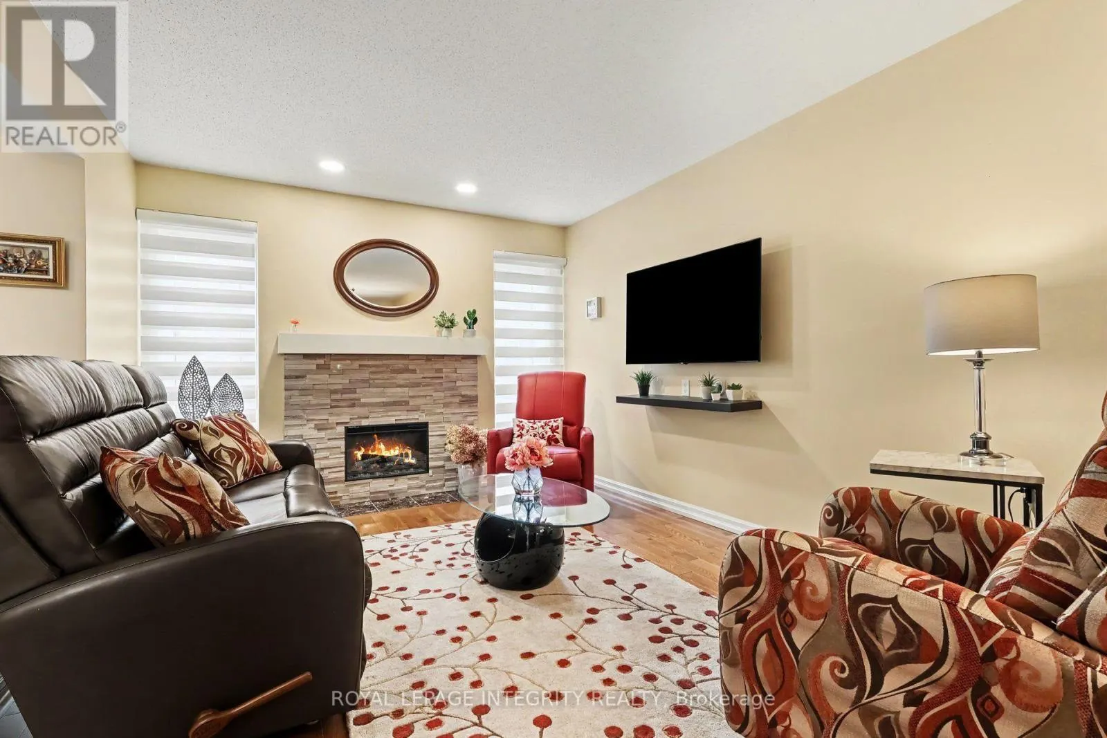 16 STREAMWOOD LANE