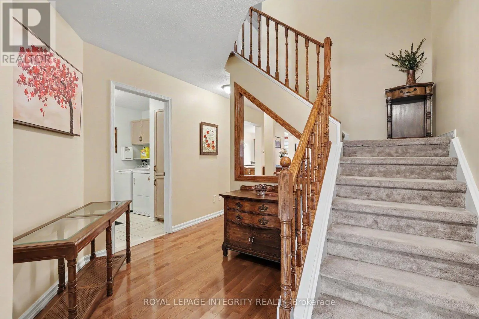 16 STREAMWOOD LANE