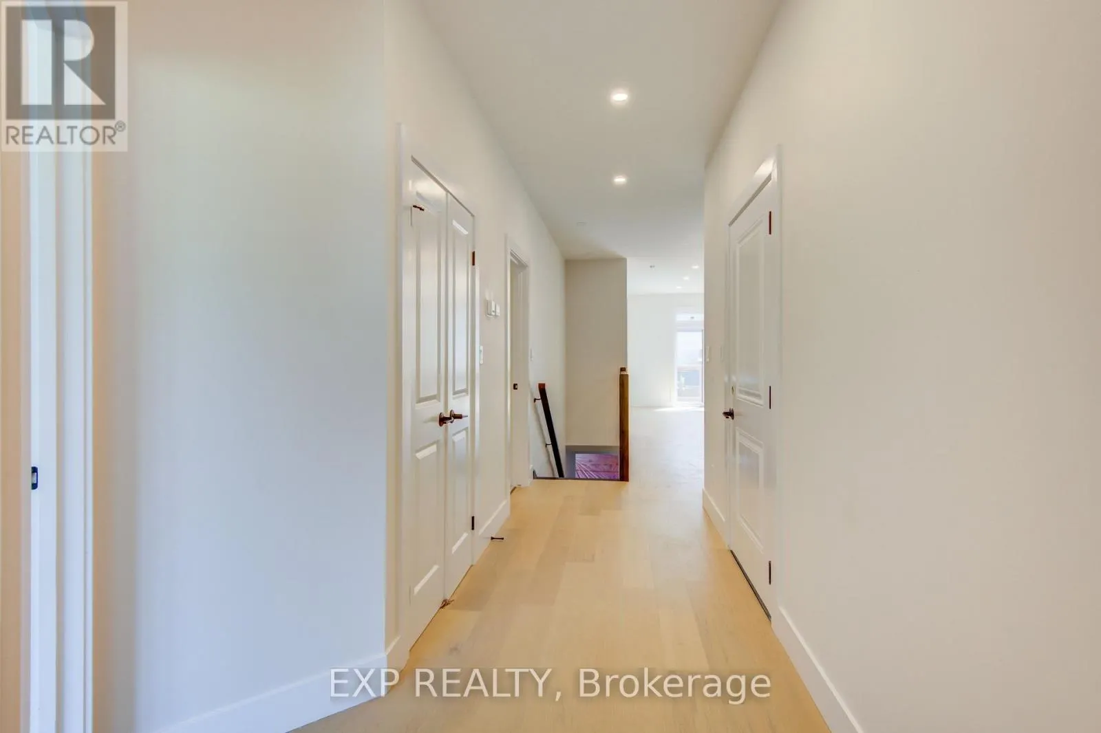 5 SOUTH COURT STREET W