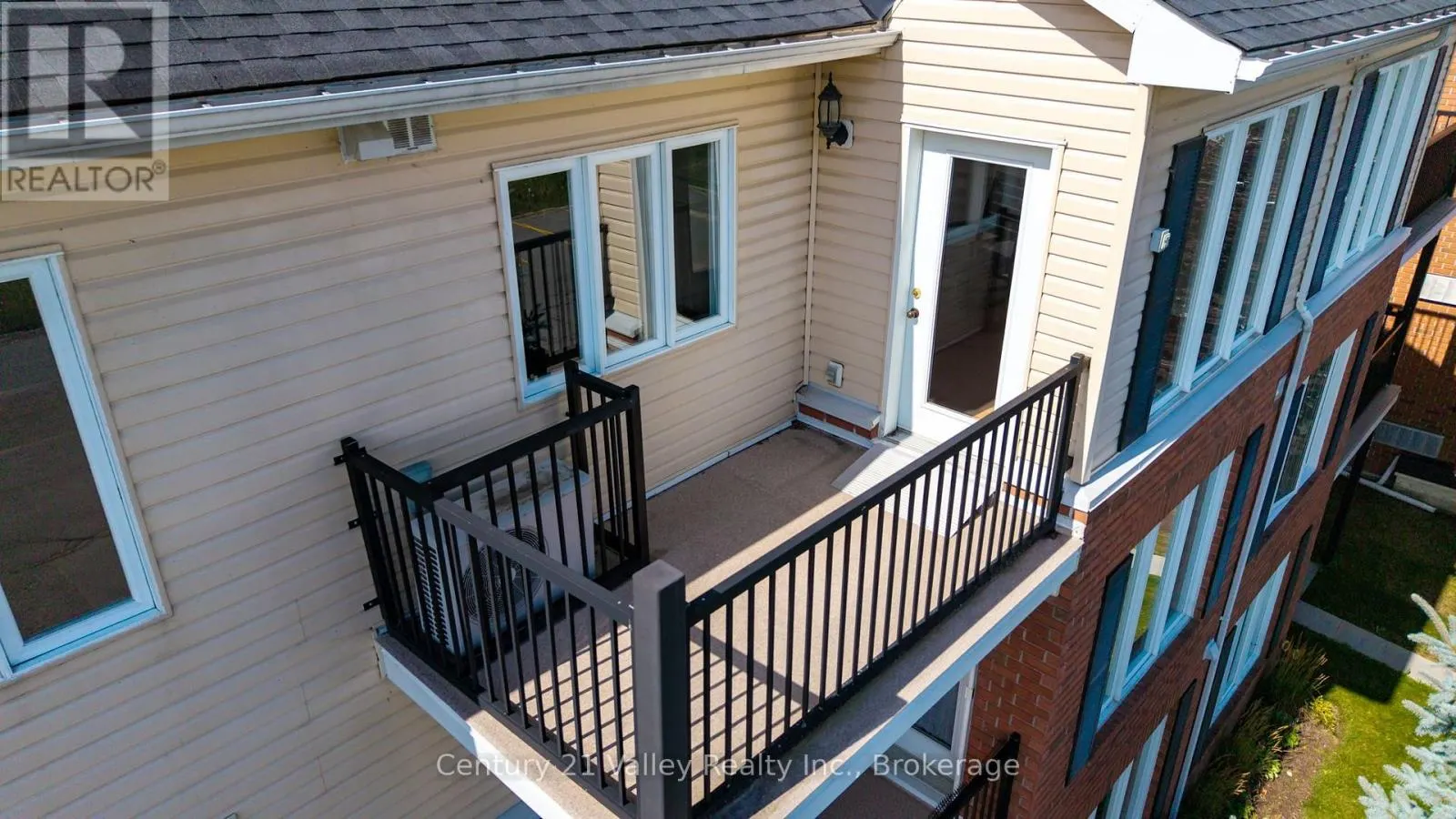 302 - 16 SHEFFIELD STREET #302