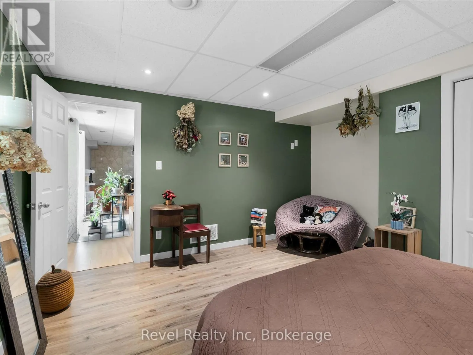 1326 ECHO LAKE ROAD