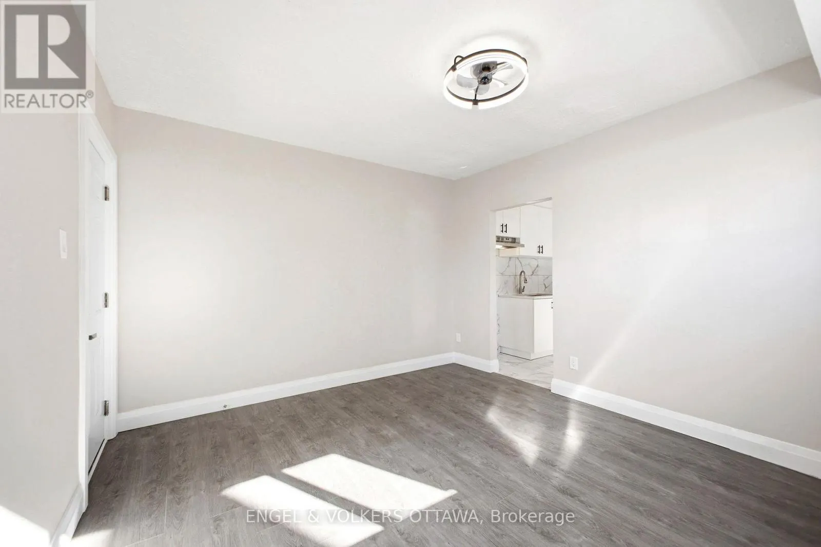 1 - 287 ST LAURENT BOULEVARD