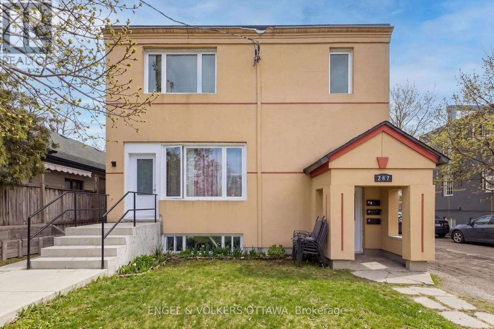 1 - 287 ST LAURENT BOULEVARD