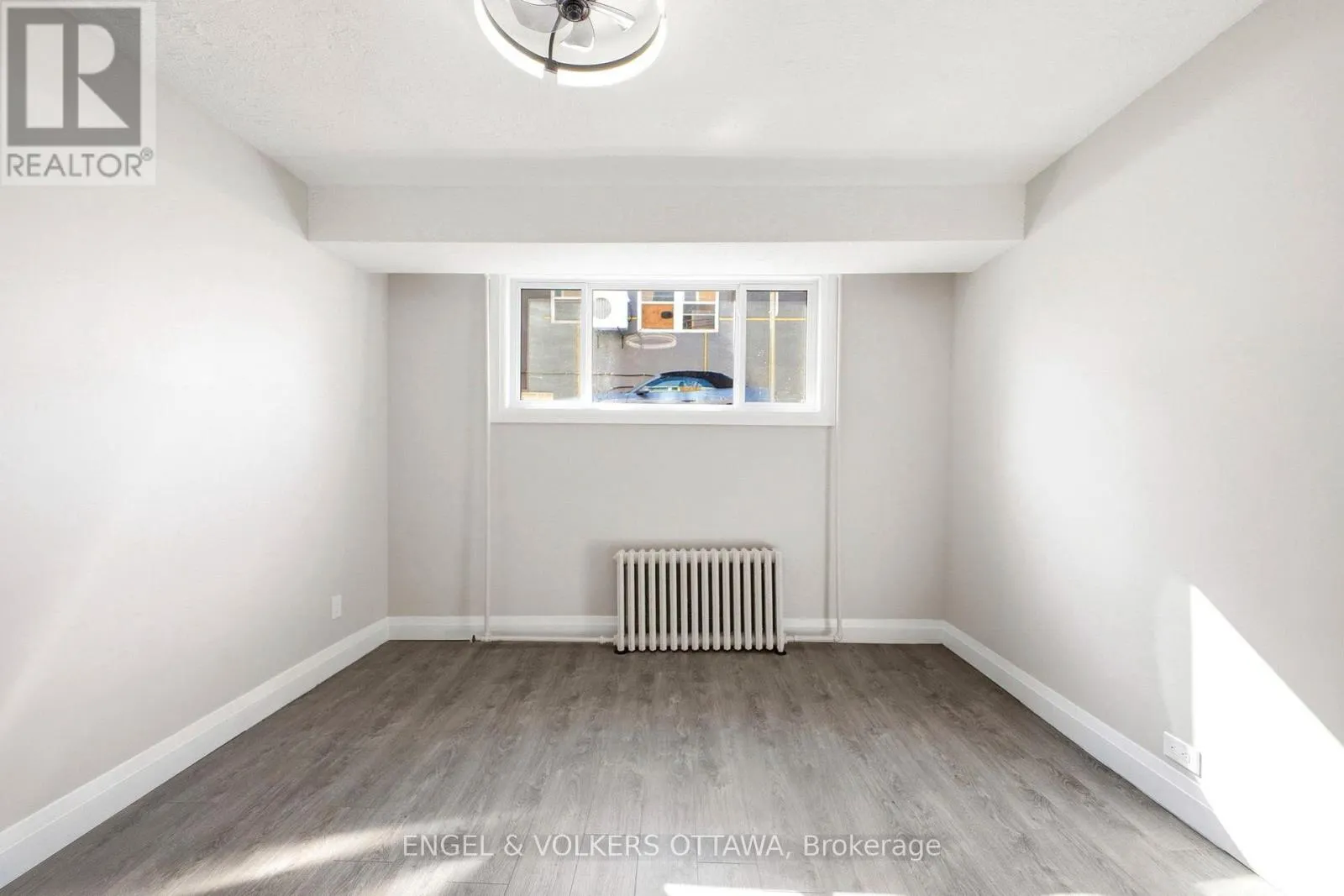 1 - 287 ST LAURENT BOULEVARD