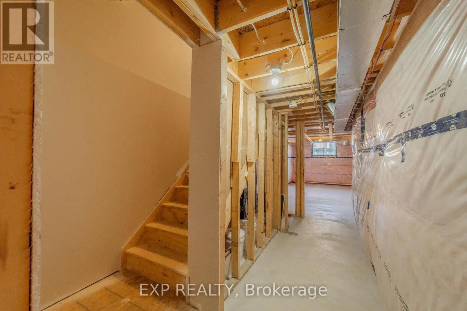 116 BUR OAK DRIVE