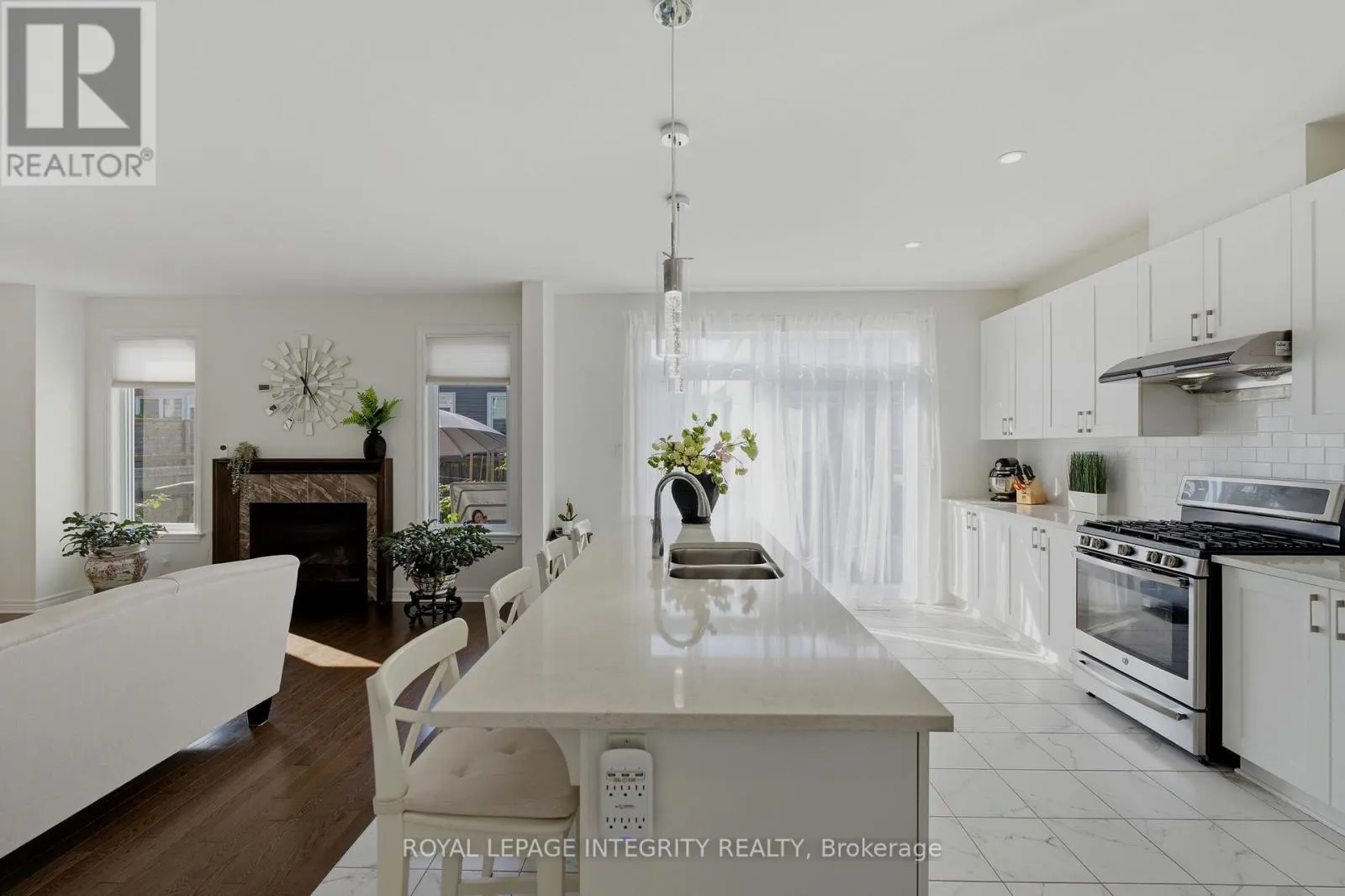 43 CENTO WAY